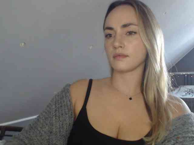 Model: ScarlettXQueen