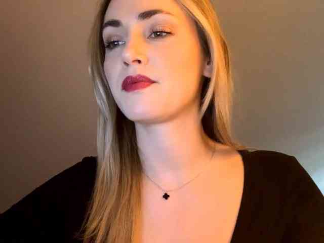Model: ScarlettXQueen