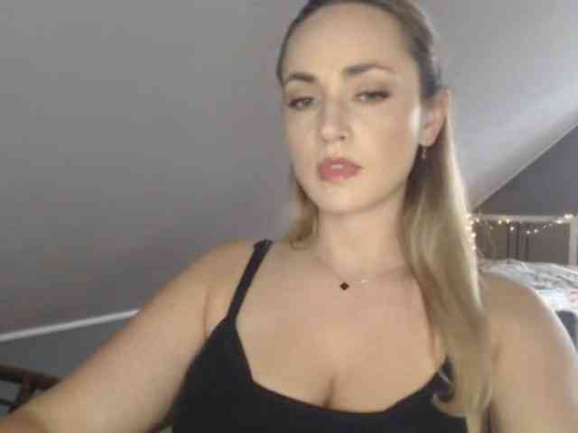 ScarlettXQueen webcam