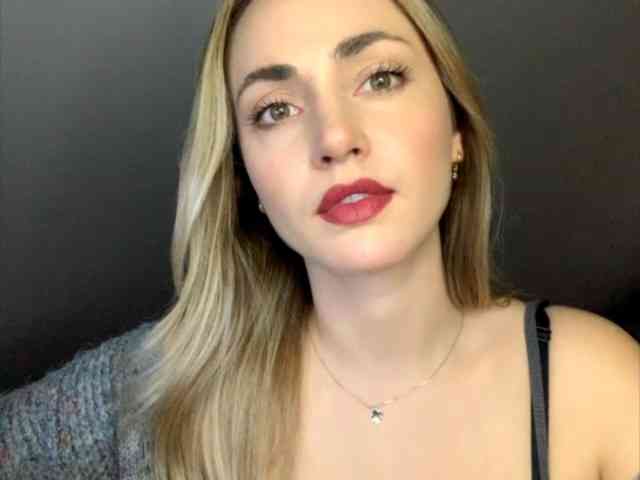 ScarlettXQueen webcam