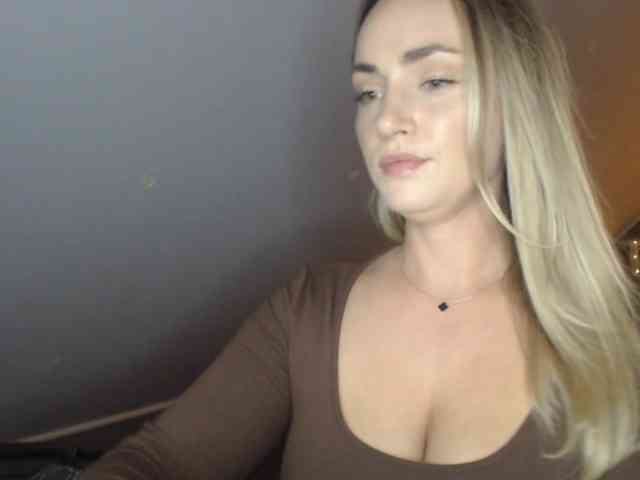 Model: ScarlettXQueen