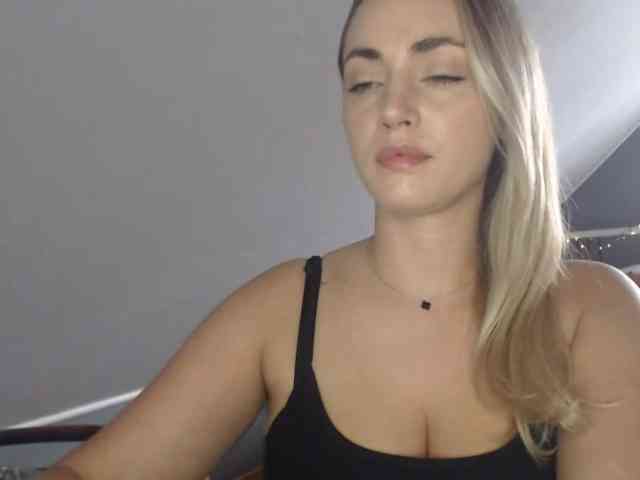 ScarlettXQueen webcam