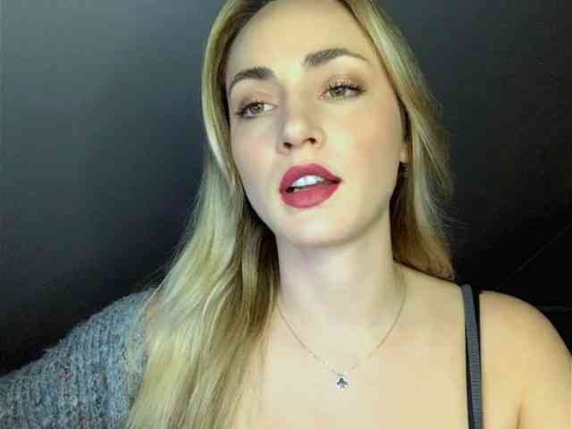 ScarlettXQueen webcam