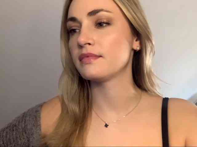 Model: ScarlettXQueen