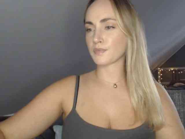 ScarlettXQueen webcam