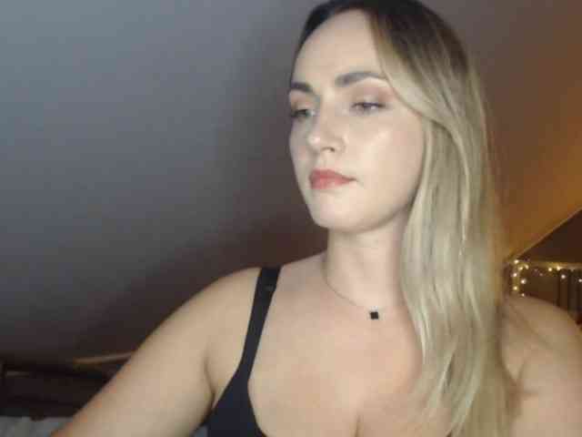 ScarlettXQueen webcam