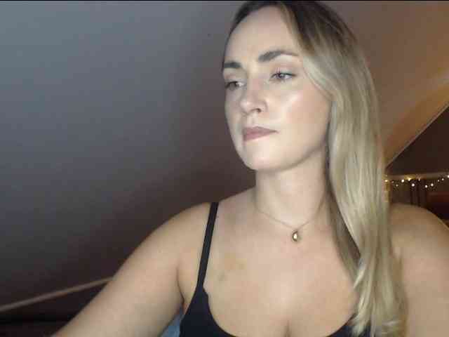 ScarlettXQueen webcam