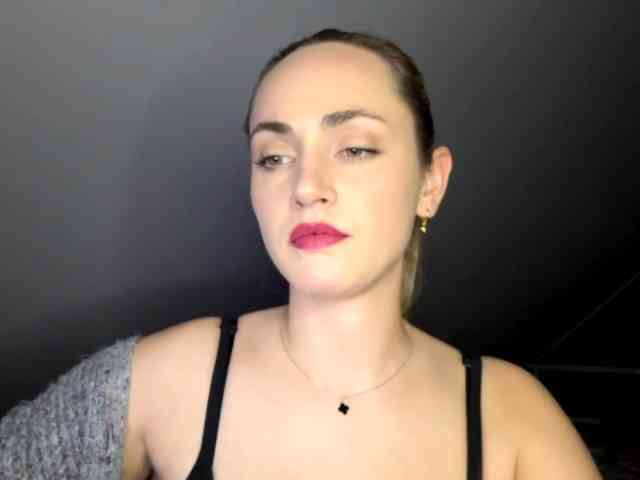 ScarlettXQueen webcam