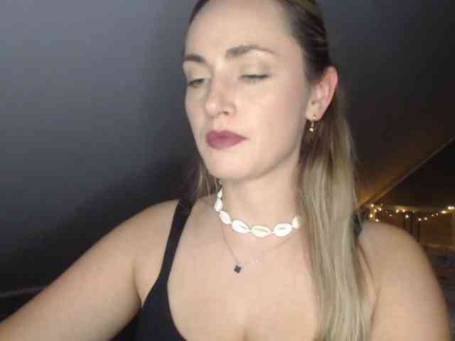 ScarlettXQueen webcam