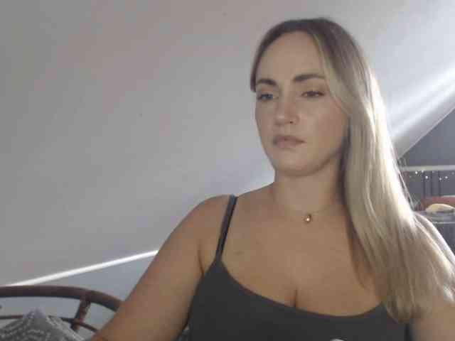 ScarlettXQueen webcam