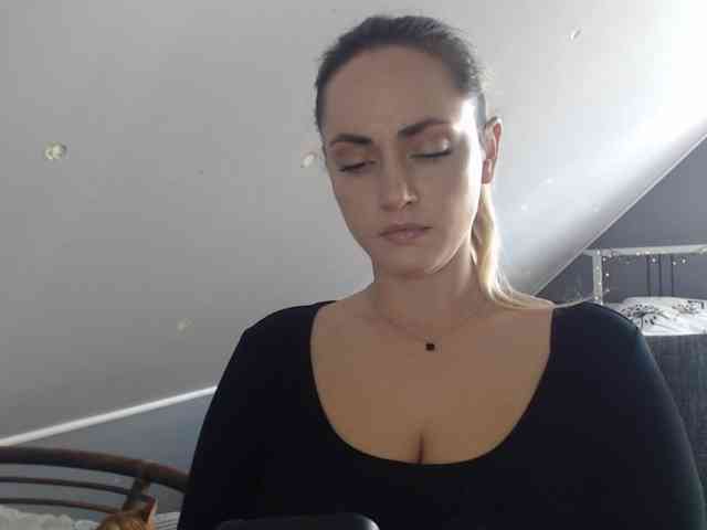 ScarlettXQueen webcam