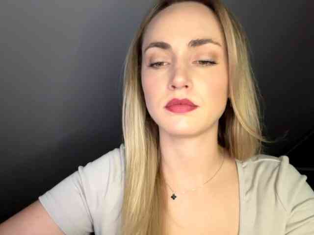 ScarlettXQueen webcam