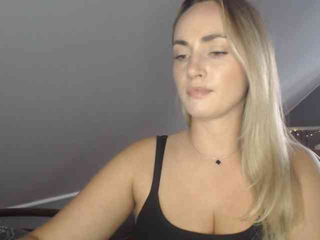 Model: ScarlettXQueen
