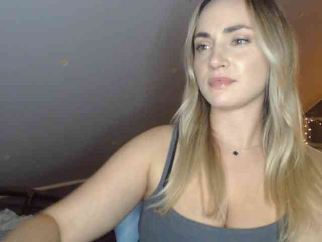 Model: ScarlettXQueen