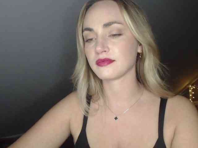 ScarlettXQueen webcam