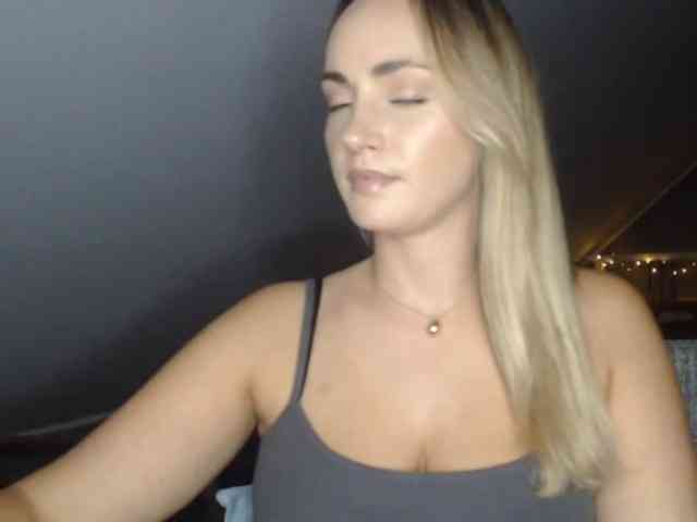 ScarlettXQueen webcam