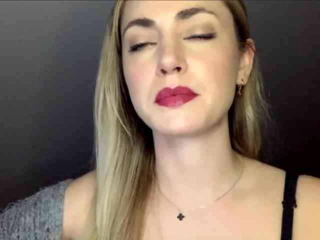 ScarlettXQueen webcam