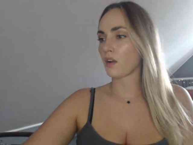 ScarlettXQueen webcam