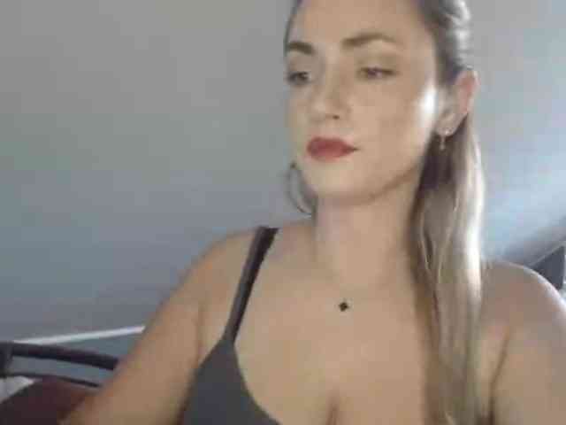 ScarlettXQueen webcam