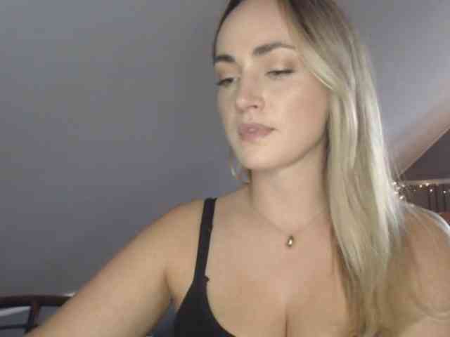 ScarlettXQueen webcam