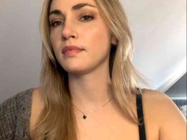 ScarlettXQueen webcam