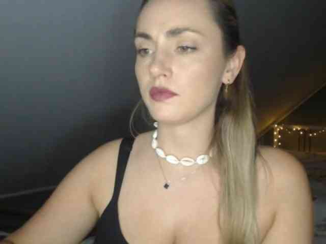 ScarlettXQueen webcam