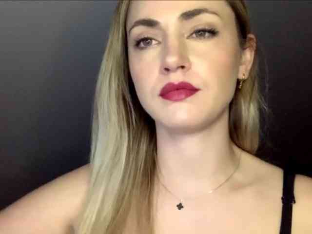 ScarlettXQueen webcam