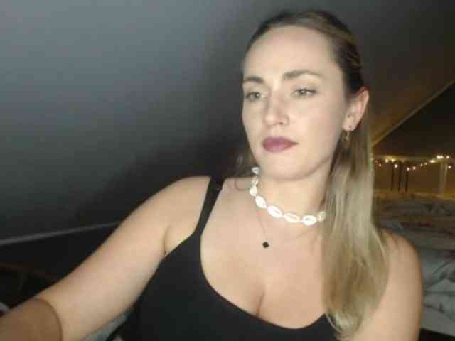 ScarlettXQueen webcam