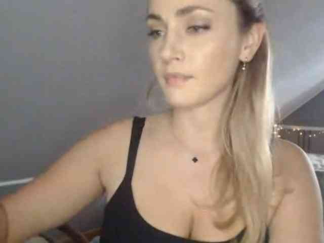 ScarlettXQueen webcam
