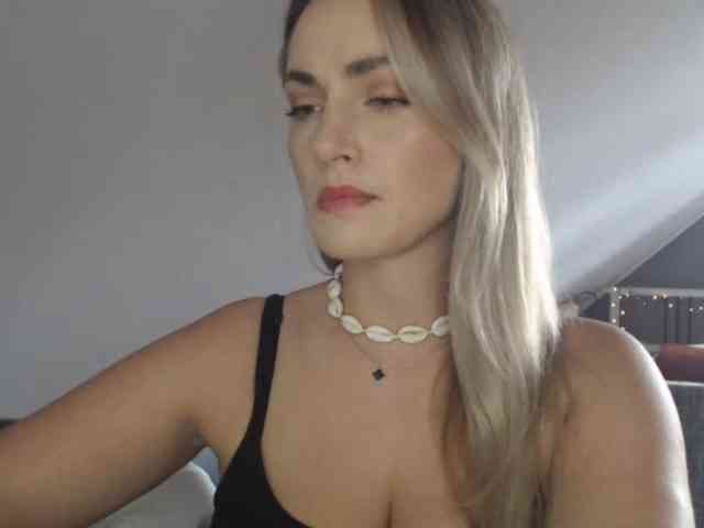 ScarlettXQueen webcam