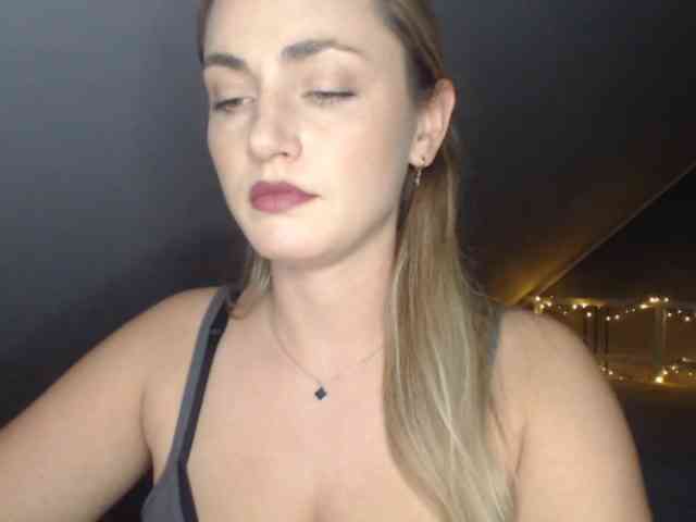 ScarlettXQueen webcam