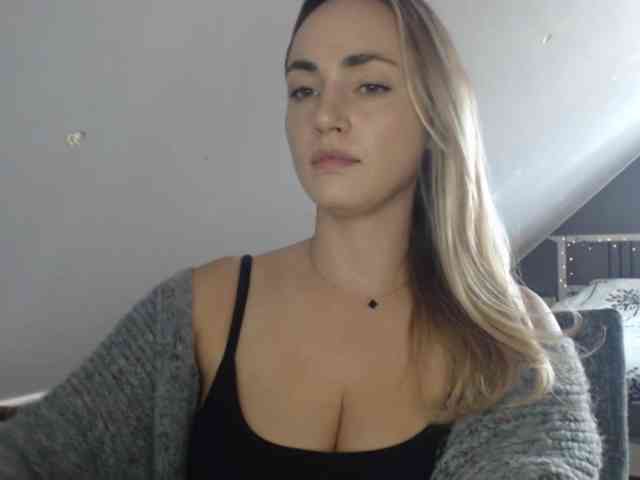 Model: ScarlettXQueen