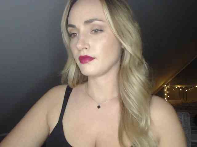 ScarlettXQueen webcam