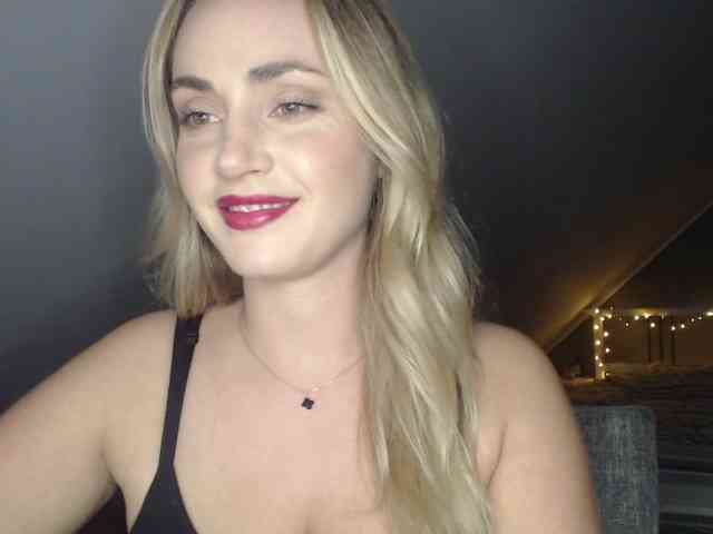ScarlettXQueen webcam