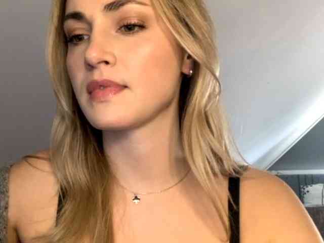 ScarlettXQueen webcam