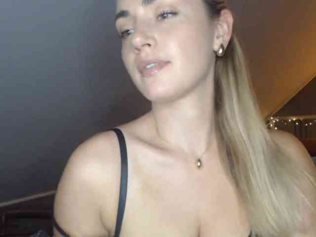 ScarlettXQueen webcam