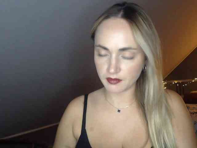 ScarlettXQueen webcam