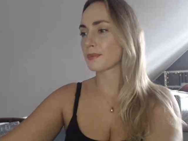 ScarlettXQueen webcam