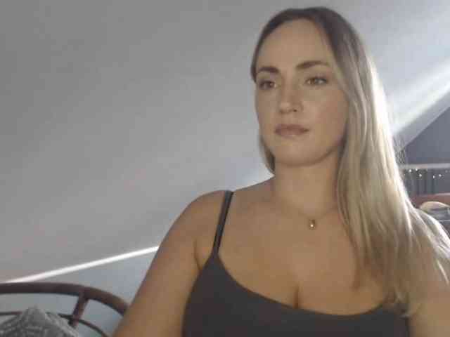 ScarlettXQueen webcam