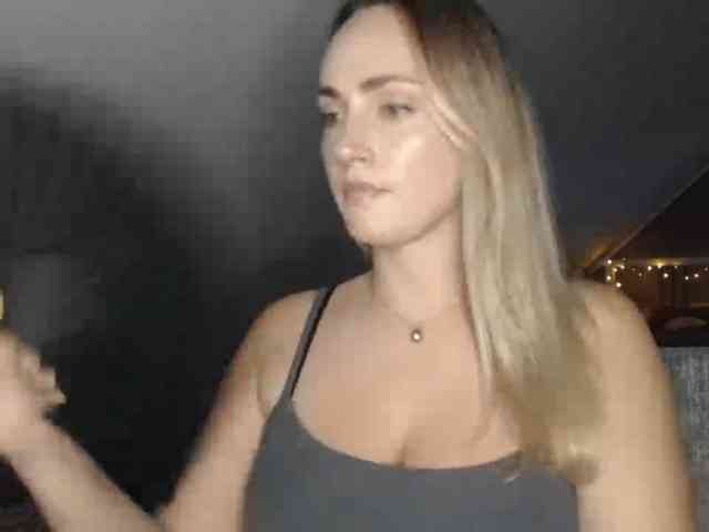 ScarlettXQueen webcam