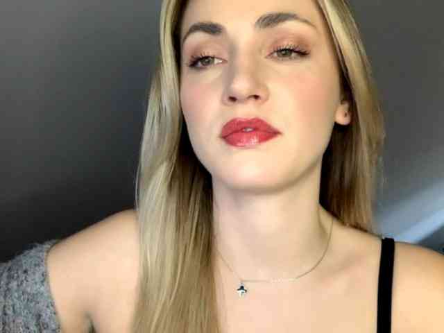 ScarlettXQueen webcam