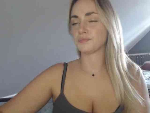 ScarlettXQueen webcam