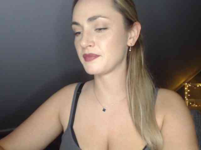 ScarlettXQueen webcam