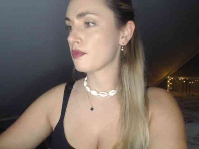ScarlettXQueen webcam