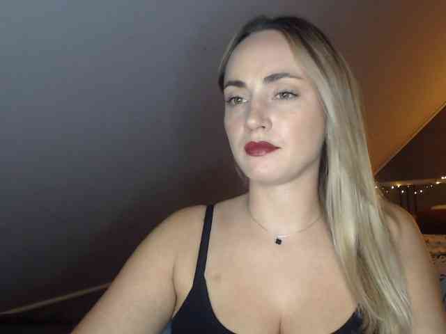 ScarlettXQueen webcam