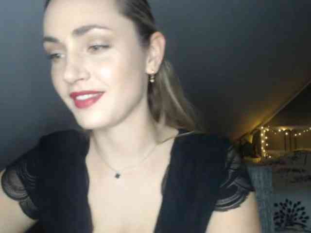 ScarlettXQueen webcam