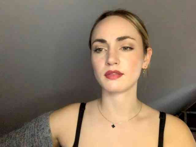 ScarlettXQueen webcam