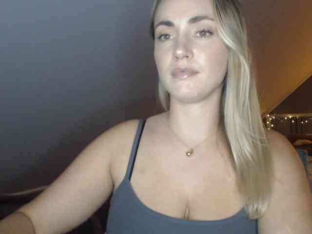 ScarlettXQueen webcam