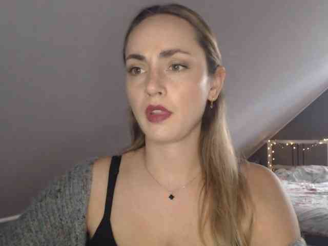 ScarlettXQueen webcam