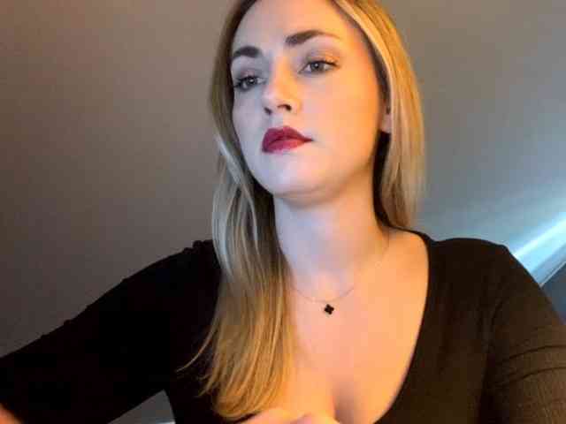 Model: ScarlettXQueen